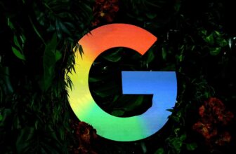 Google Uncover is testing AI-generated headlines and so they aren’t good