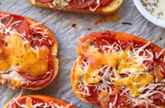 TEXAS TOAST PIZZAS – The Southern Woman Cooks
